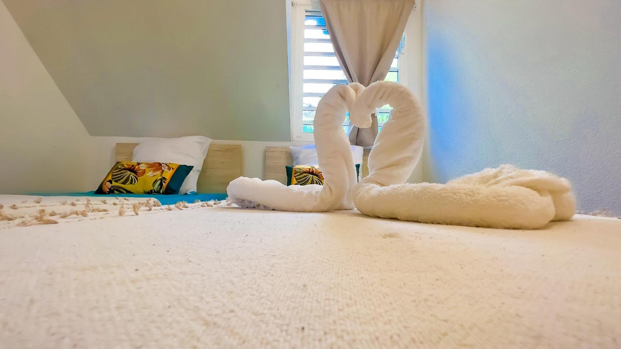 Magnifique Appartement Fleurs Caraibes - 6 Personnes En Residence Avec Piscine Privee - Sainte Anne Buitenkant foto